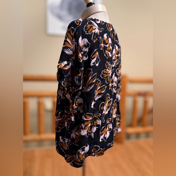 Madewell Cuffed-Sleeve Shirred Top – Duskblossom Print (Size S) - Picture 6 of 9